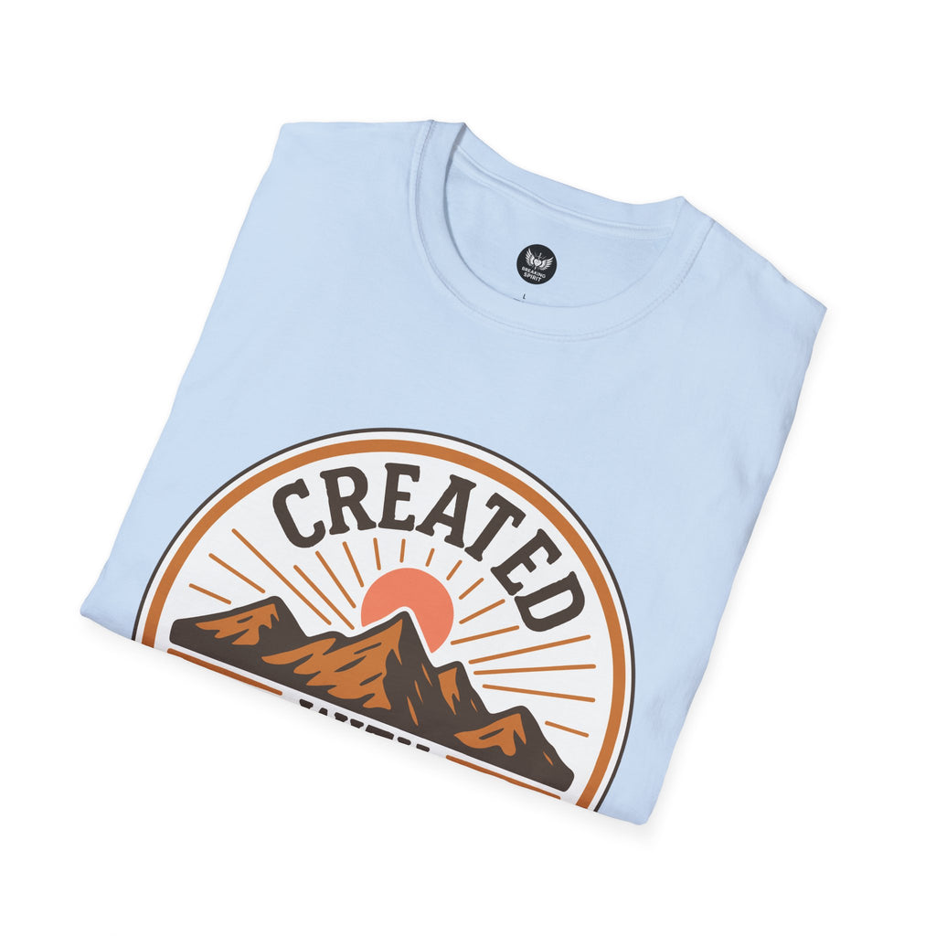 Camiseta Creado con Propósito — Diseño de Montaña de Fe Cristiana (Efesios 2:10)