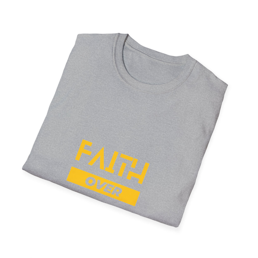 Camiseta "Fe sobre Miedo" | Camiseta Cristiana con Letras Amarillas