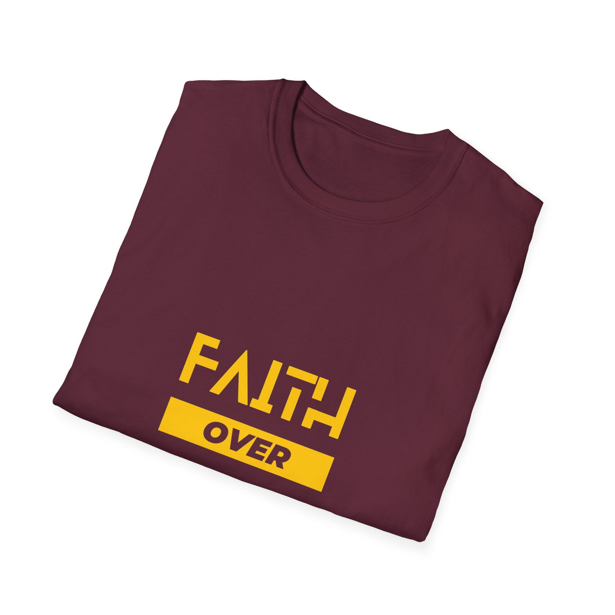 Camiseta "Fe sobre Miedo" | Camiseta Cristiana con Letras Amarillas