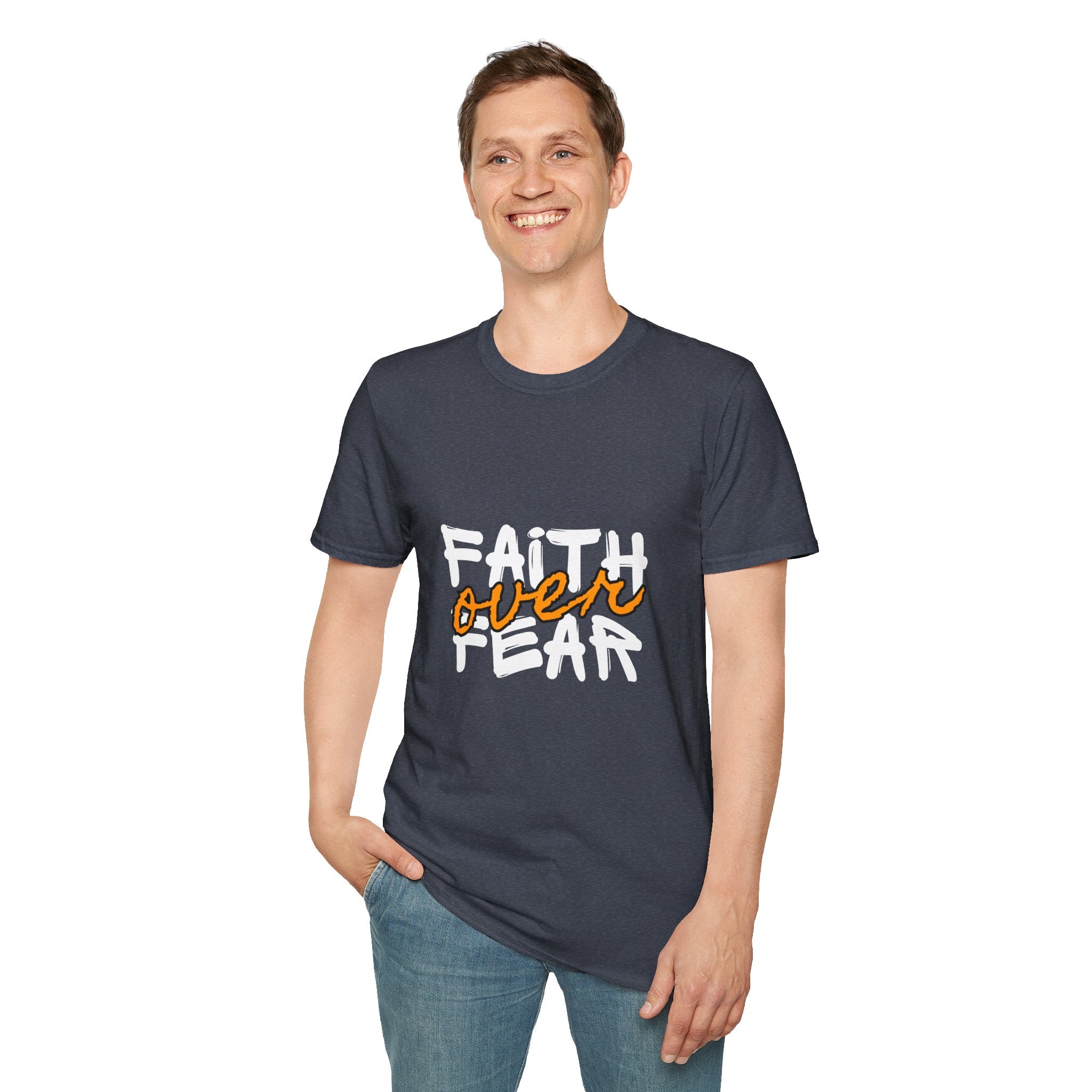 Camiseta Fe sobre Miedo | Tipografía Cristiana Inspiradora