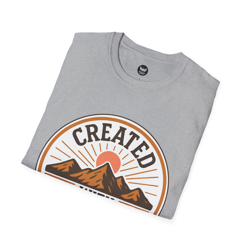 Camiseta Creado con Propósito — Diseño de Montaña de Fe Cristiana (Efesios 2:10)