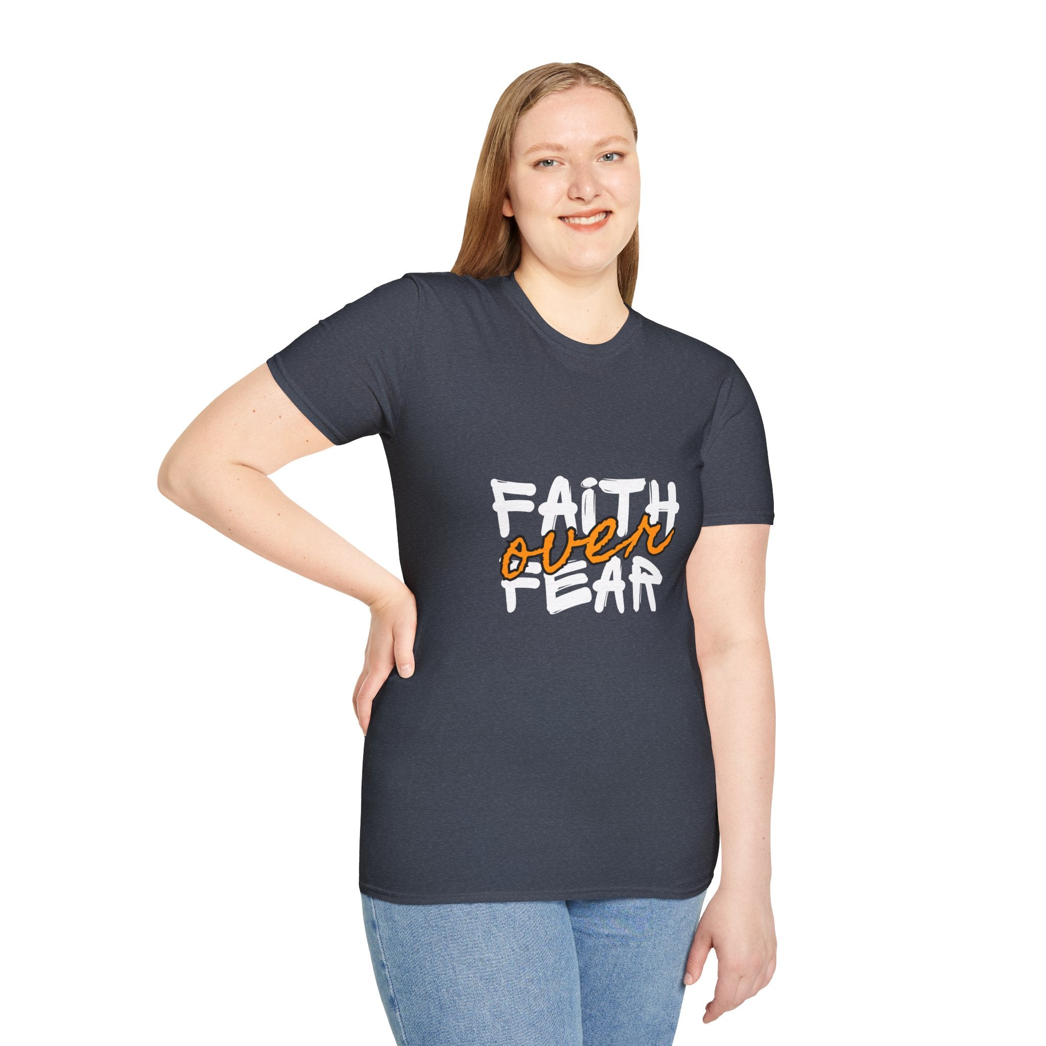 Camiseta Fe sobre Miedo | Tipografía Cristiana Inspiradora