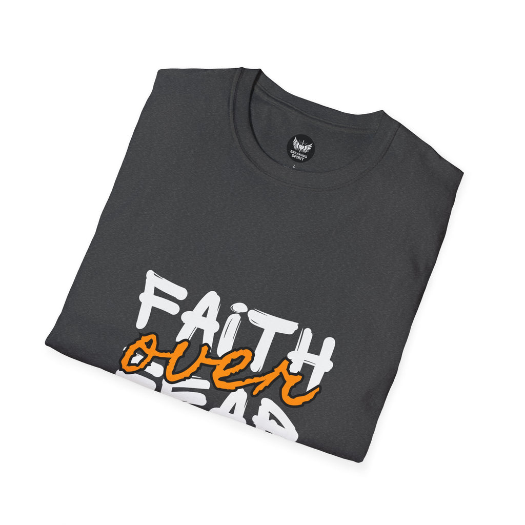 Camiseta Fe sobre Miedo | Tipografía Cristiana Inspiradora