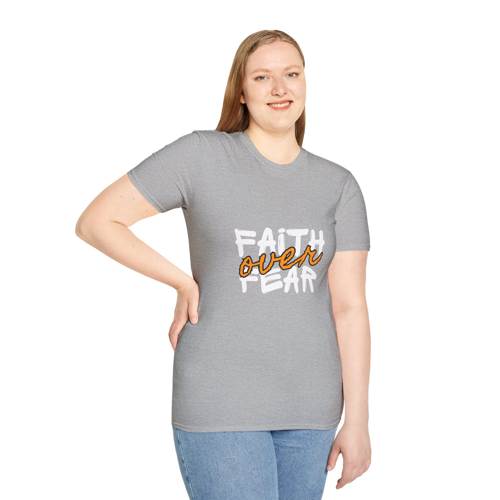 Camiseta Fe sobre Miedo | Tipografía Cristiana Inspiradora