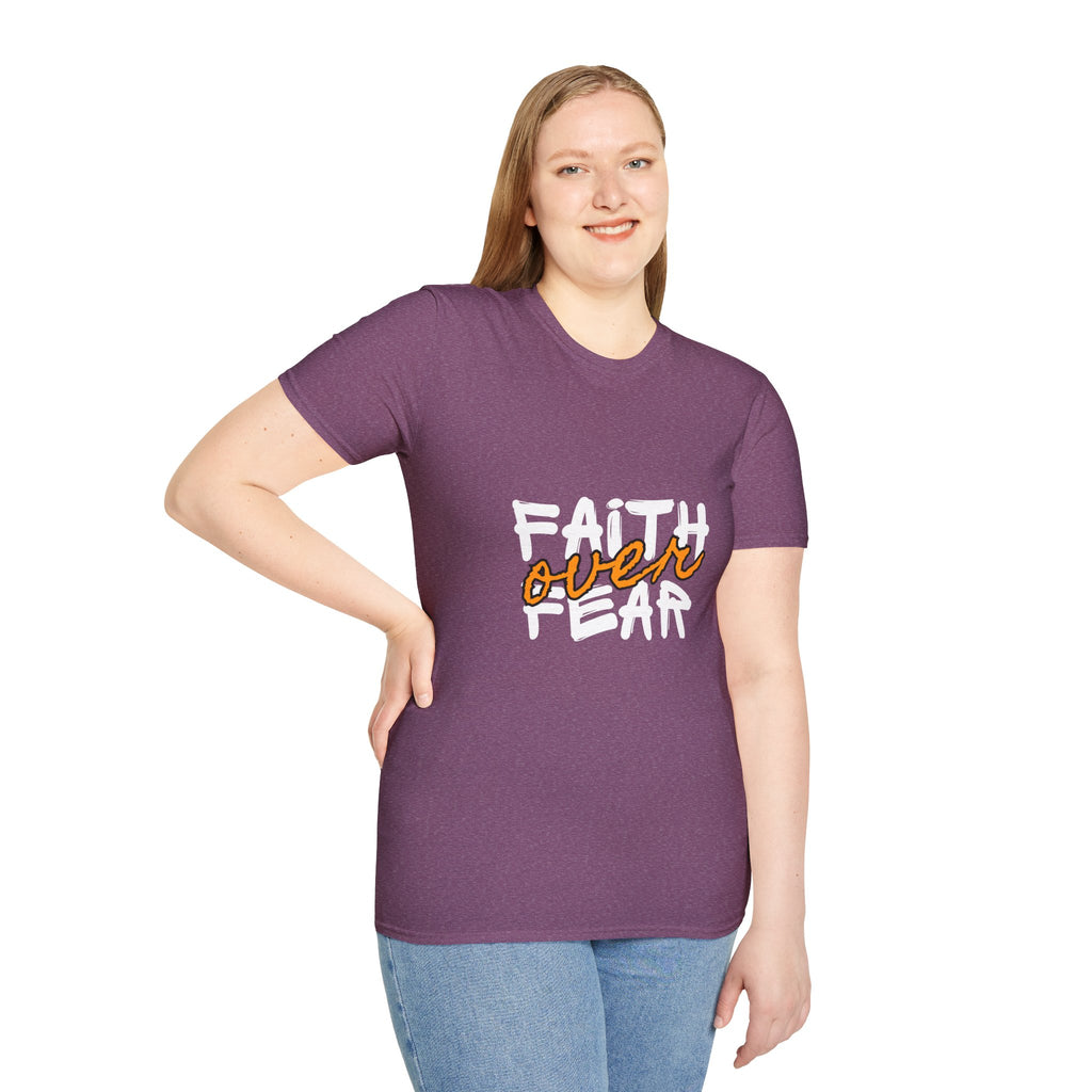 Camiseta Fe sobre Miedo | Tipografía Cristiana Inspiradora