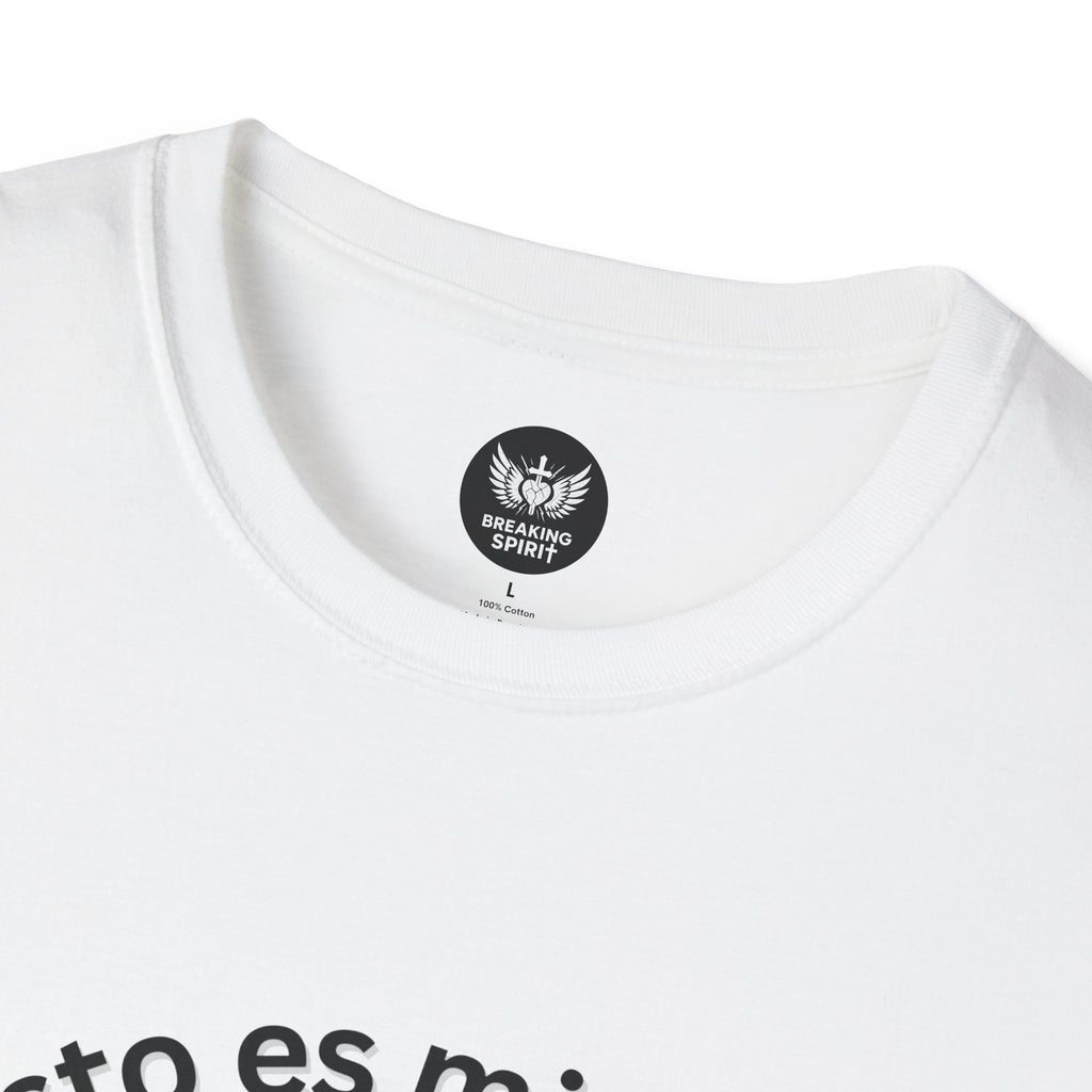 Camiseta Cristo Es Mi Fuerza — Camiseta cristiana en español con silueta de hombre fuerte