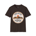 Camiseta Creado con Propósito — Diseño de Montaña de Fe Cristiana (Efesios 2:10)