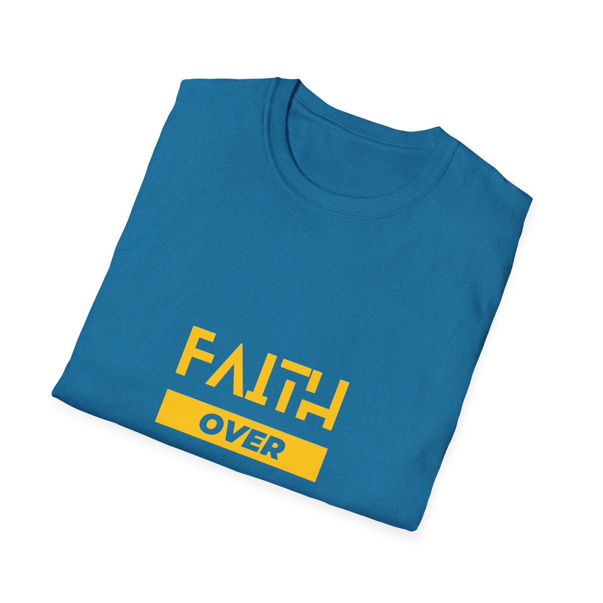 Camiseta "Fe sobre Miedo" | Camiseta Cristiana con Letras Amarillas