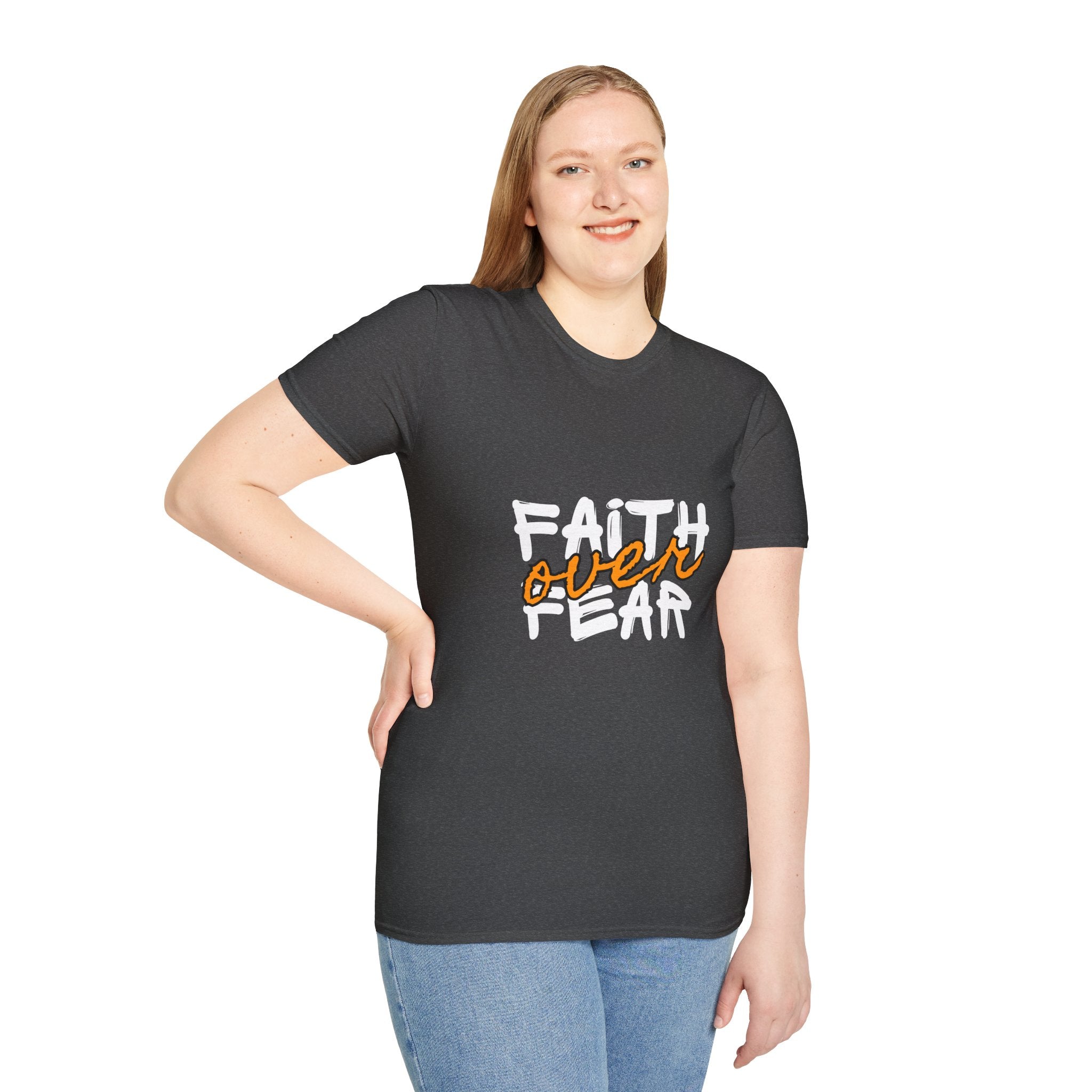 Camiseta Fe sobre Miedo | Tipografía Cristiana Inspiradora