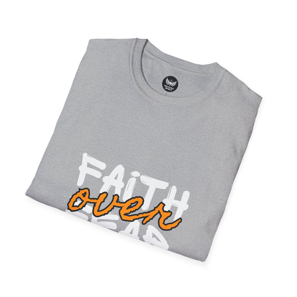 Camiseta Fe sobre Miedo | Tipografía Cristiana Inspiradora